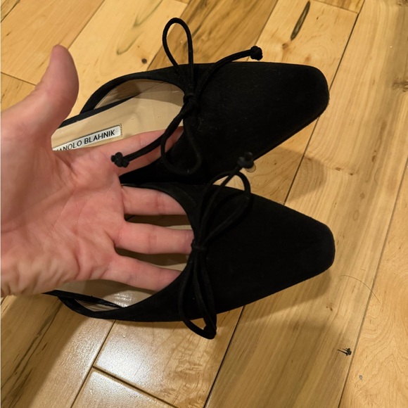 MANOLO BLAHNIK Ballerimu Bow-Detailed Black Suede Mules - Picture 12 of 16